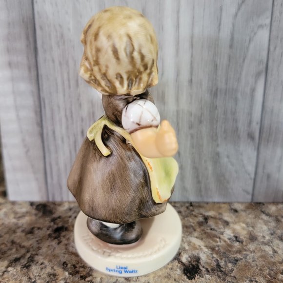 M.I. Hummel Club "Spring Waltz" #912/B tmk-8  2007/2008 membership year. - Picture 4 of 6